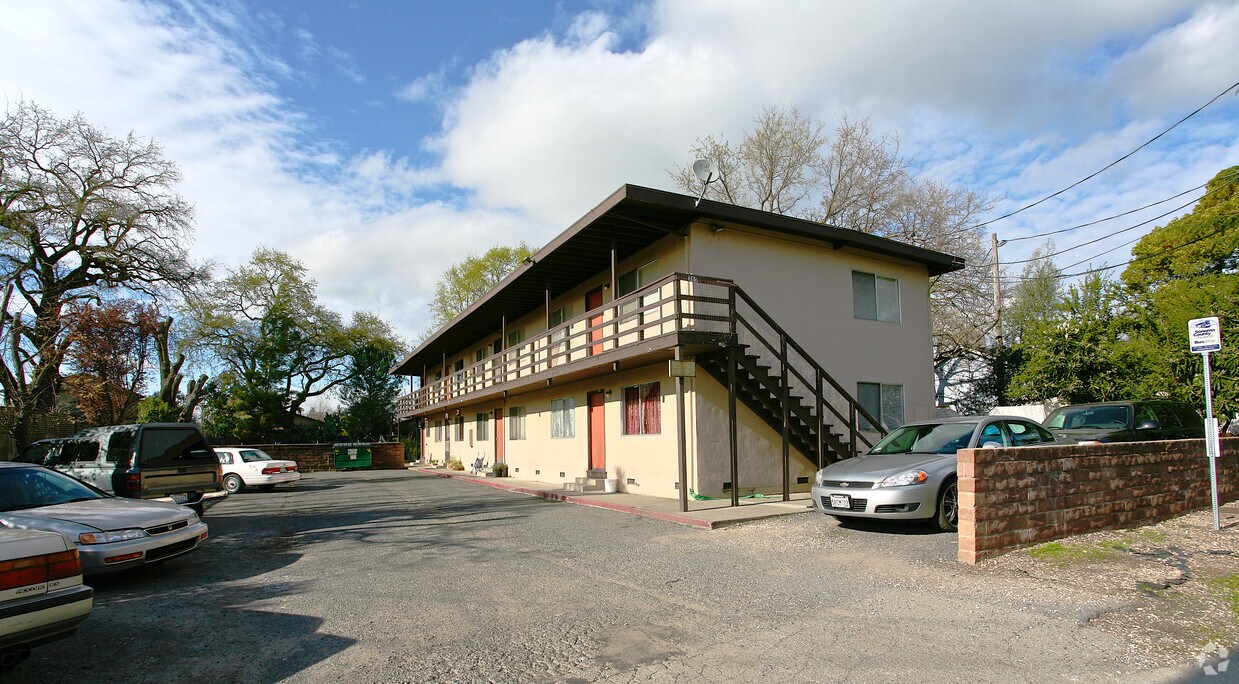 Primary Photo - 359 W Verano Ave
