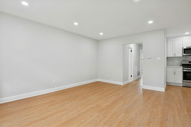 Foto del edificio - 527 Homestead Rd