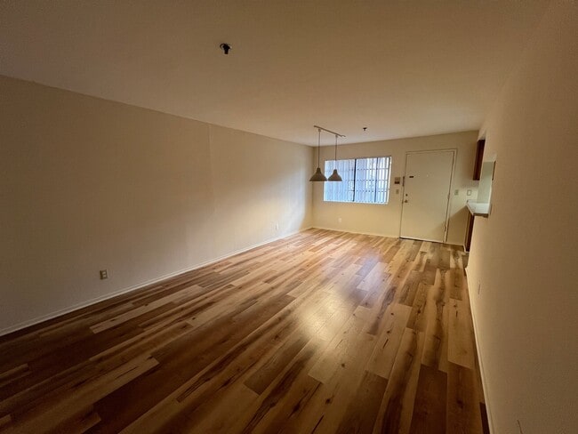 Building Photo - 1517 Rock Glen Ave