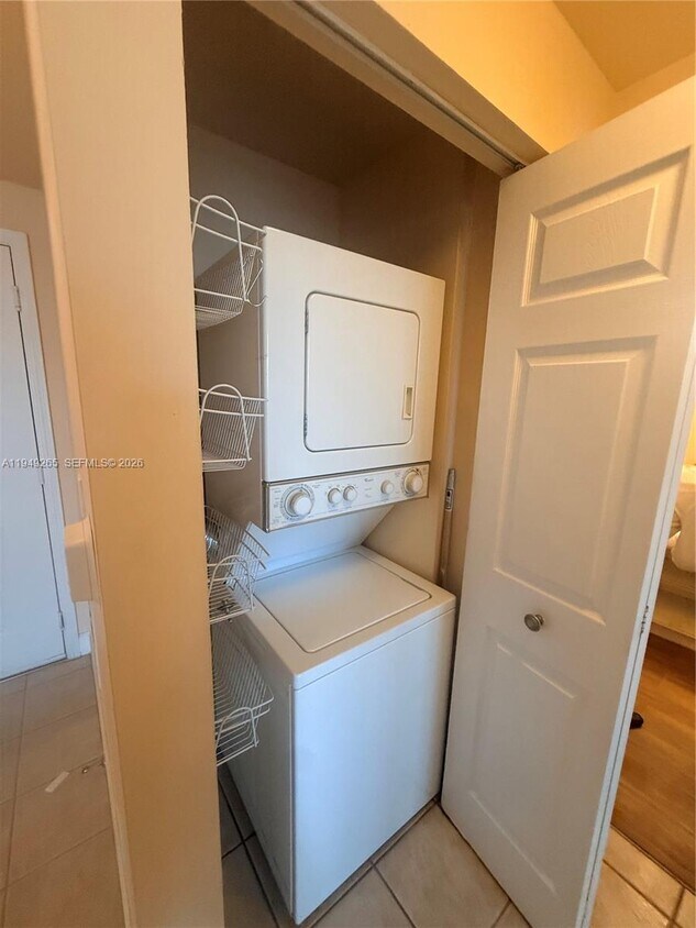 Foto del edificio - 50 Menores Ave