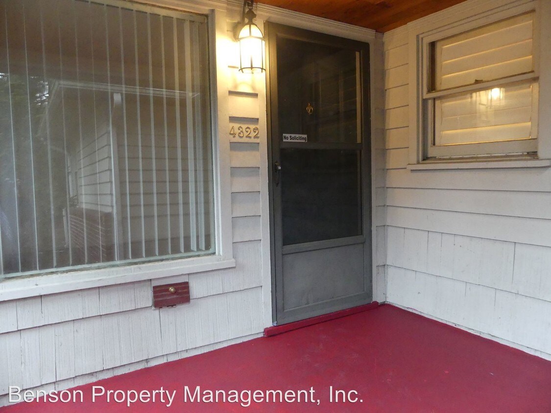 Primary Photo - 4320-4328 NE Maywood Pl