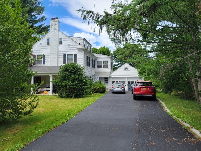 Building Photo - 1538 Bouton Rd