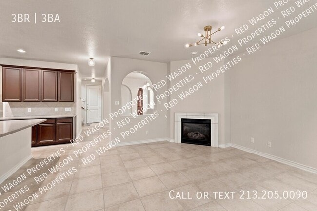 Building Photo - 4110 Woodbridge Way