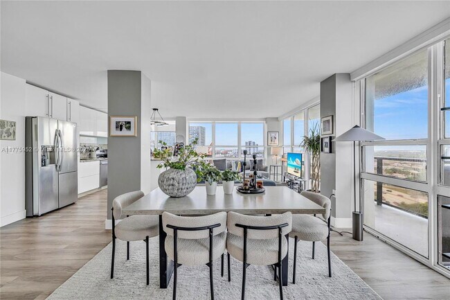 Foto del edificio - 600 NE 36th St