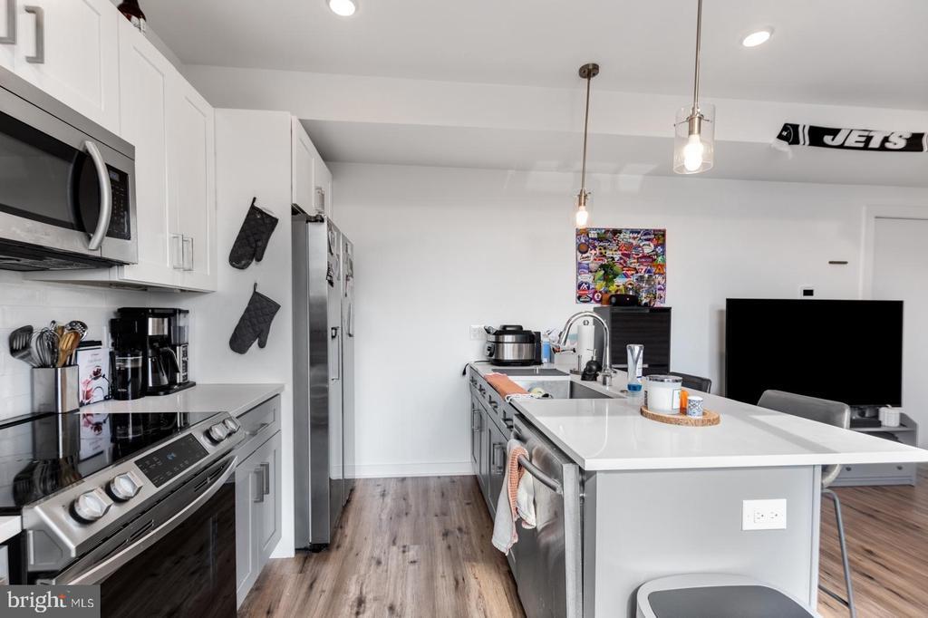 Photo - 304 Master St (Philadelphia, PA)