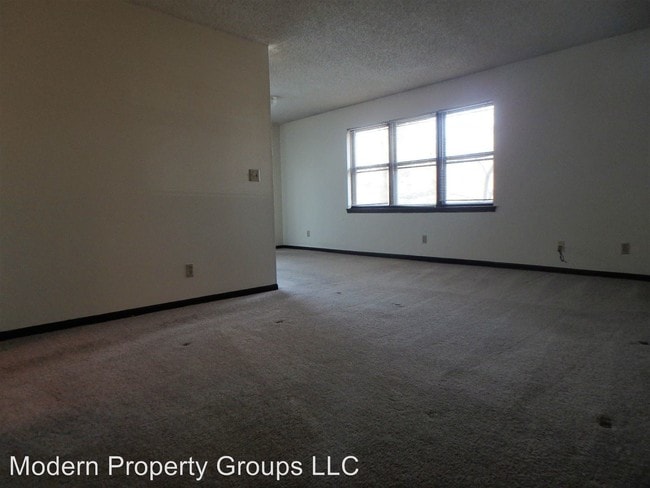 Building Photo - 4408 Mesa Dr