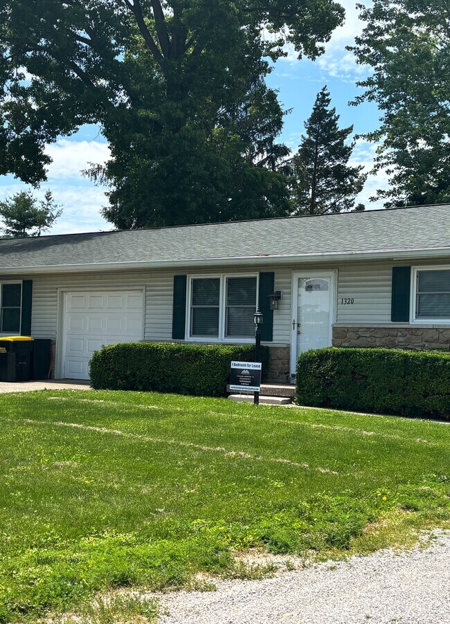 Building Photo - 1320 S Curry Pike