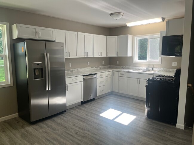 Building Photo - 52075 Clover Trail