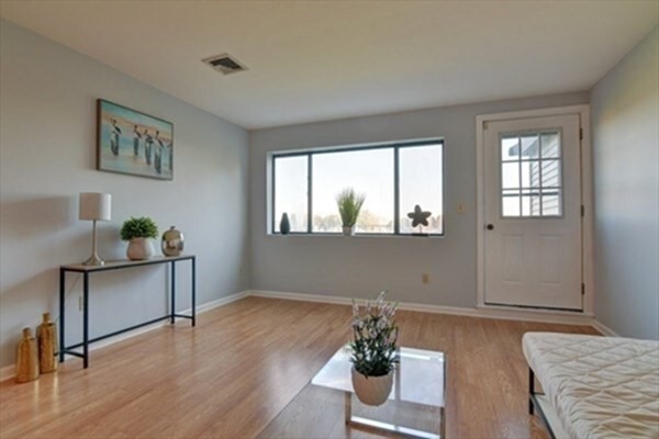Building Photo - 85 E Squantum St