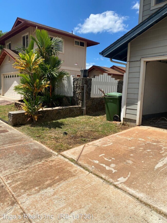 Foto del edificio - 3 br, 3.5 bath House - 87-1032 Oheohe St.