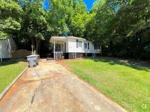 Building Photo - 3141 Columbus Cir