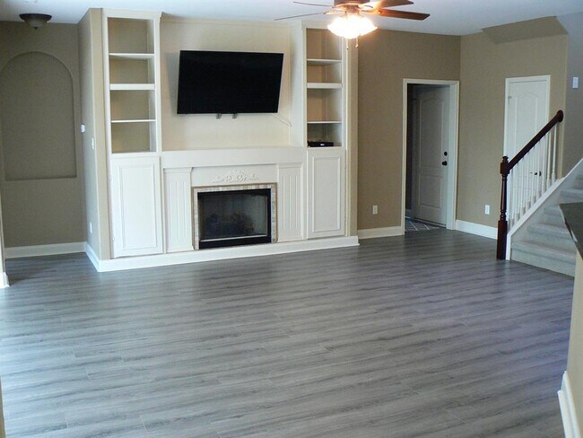 Building Photo - 2122 Wheaton Trail