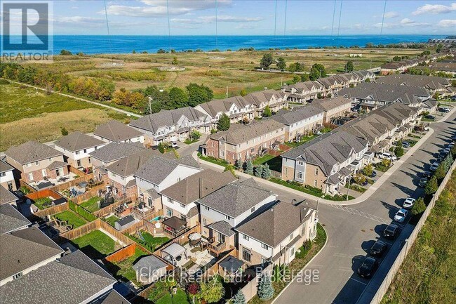 Building Photo - 136 Dunrobin Ln