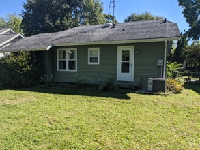 Building Photo - 613 Rundell St