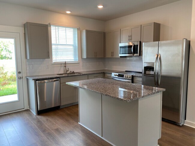 Foto del edificio - Blackman School Zoned - 3 BR 2.5 BA - Open...