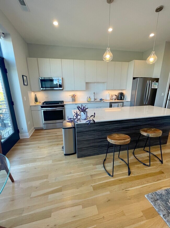 Foto del edificio - 4555 N Ravenswood Ave