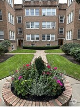 Building Photo - 5646 N Ridge Ave