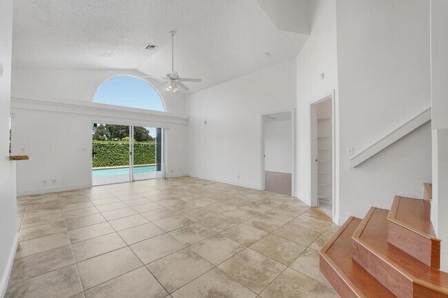 Foto del edificio - 4355 Leicester Ct