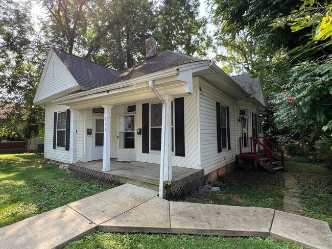 Foto del edificio - NEW KITCHEN & BATH REMODEL! Available Augu...