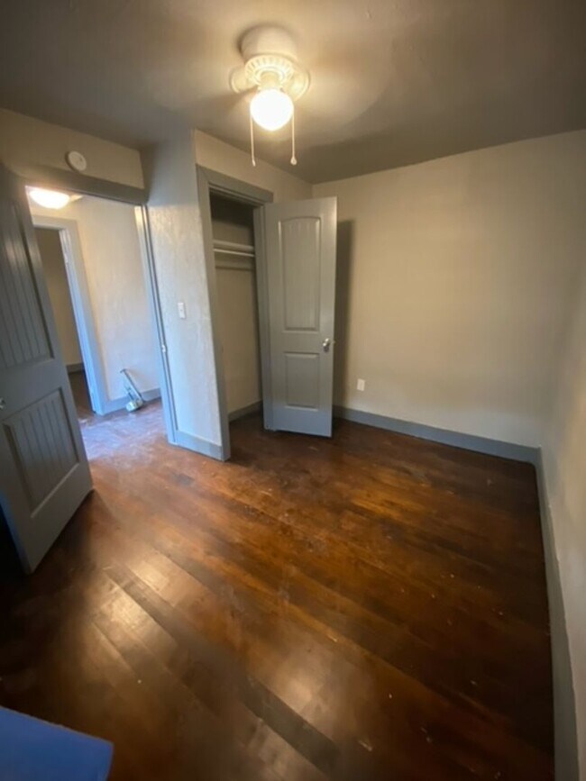 Foto del edificio - 3943 W 8th St