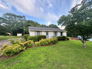 Building Photo - 105 Oakmont 2 Dr