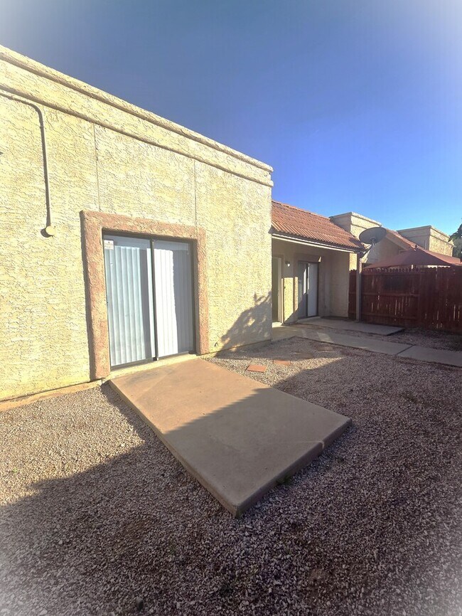 Foto del edificio - Cute 2 bedroom 1.75 bathroom