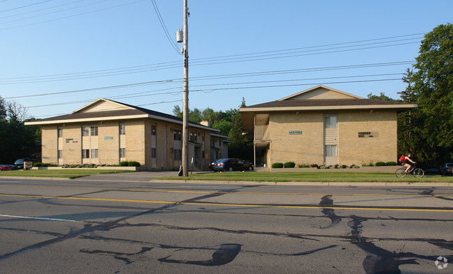 Building Photo - Cedarview East Apartments