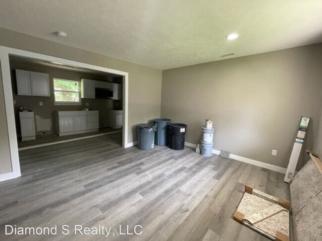 Foto del edificio - 3 br, 1 bath House - 2320 S Kickapoo Ave