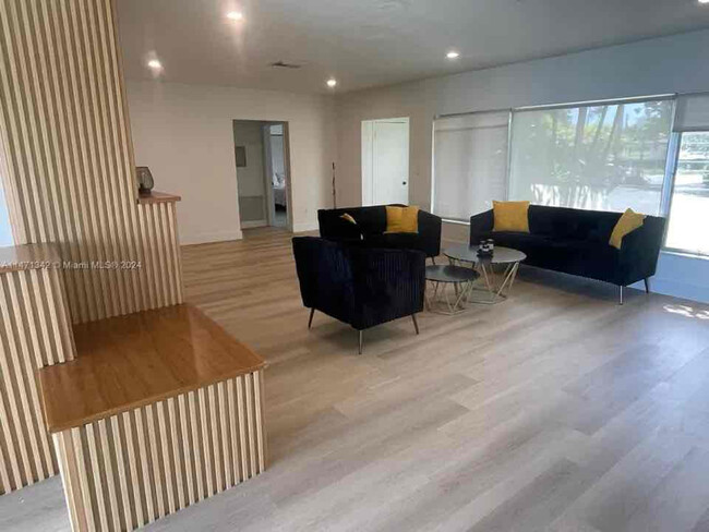 Foto del edificio - 1275 N Biscayne Point Rd