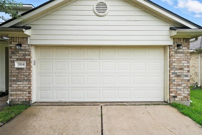 Building Photo - 3114 Holly Ranch Dr