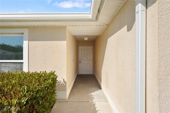 Building Photo - 4208 SW 7th Pl