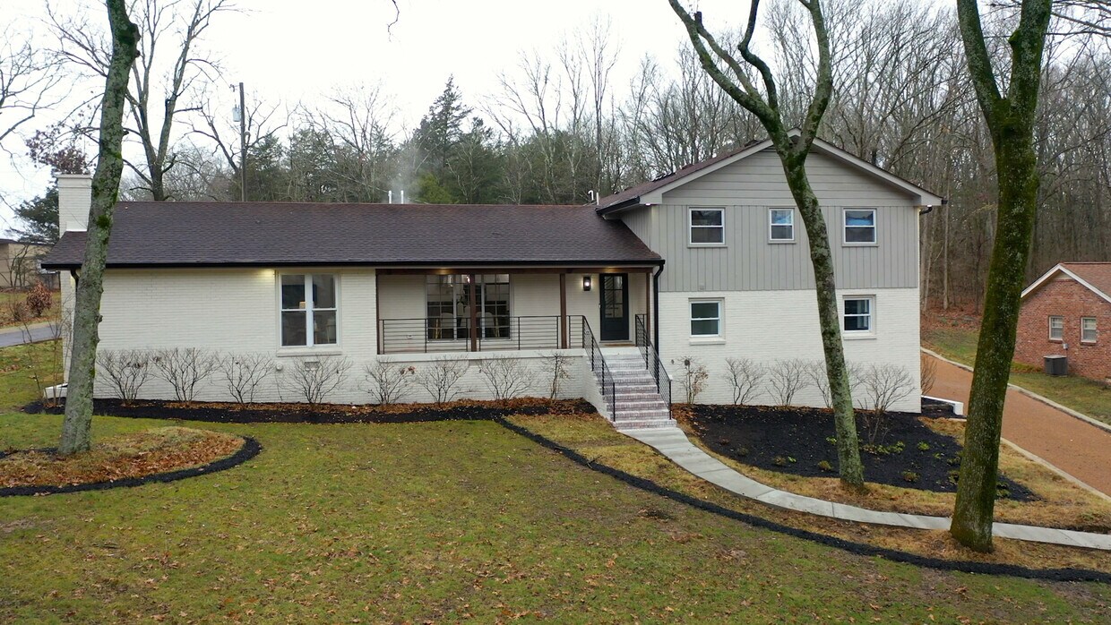 Primary Photo - 609 Clematis Dr