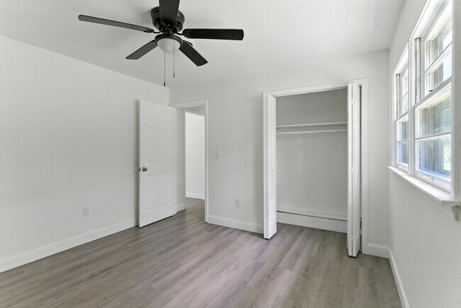 Foto del edificio - 1300-1330 Windsor Avenue - 1316A