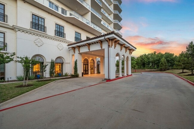Building Photo - 2800 Lakeside Pkwy