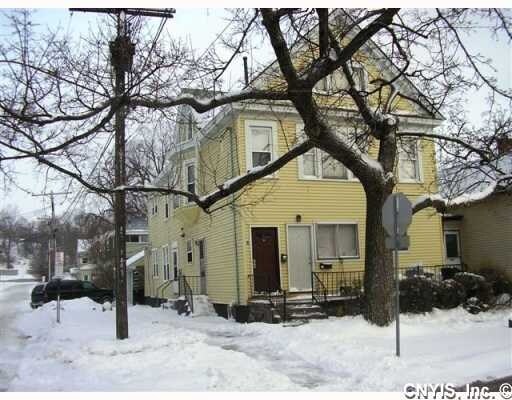 Building Photo - 946 Highland St