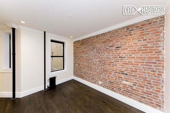 Building Photo - 219 Mulberry St