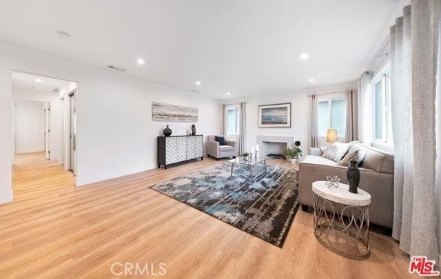 Foto del edificio - 12034 Alberta Dr