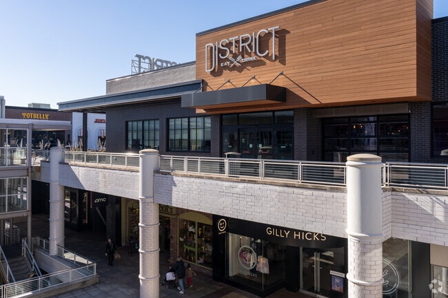 Oakbrook Center is home to the District Food Hall.