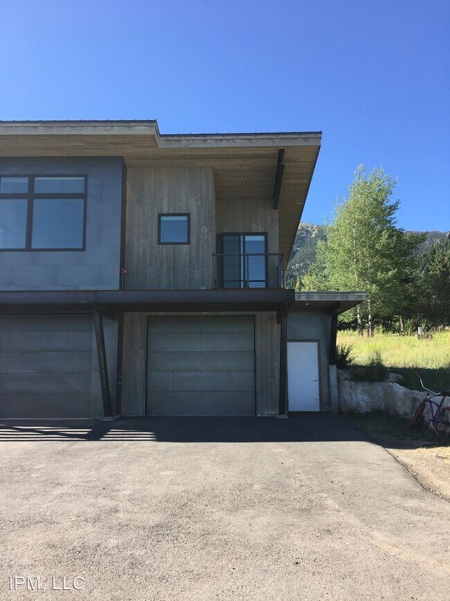 Building Photo - 2636 Bobtail Horse Rd