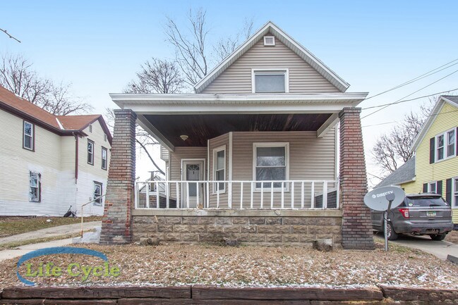 Building Photo - 443 Quimby St NE