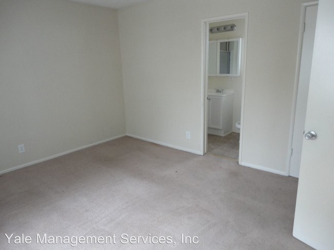 Building Photo - 8445 Amigo Ave