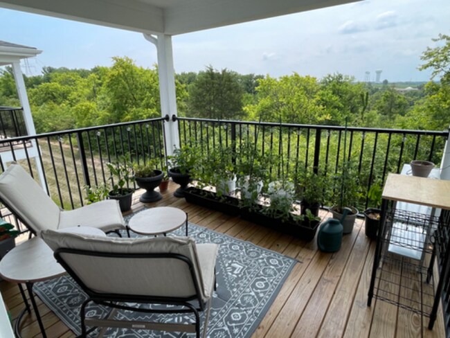 Foto del edificio - 5175 Hazeltine Ln