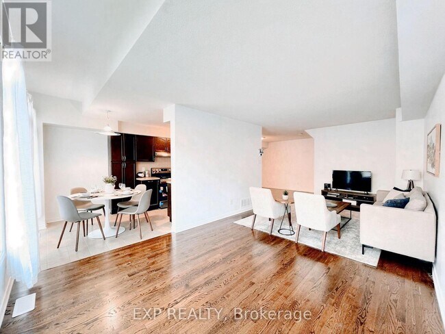 Building Photo - 375 Rolling Meadow Crescent