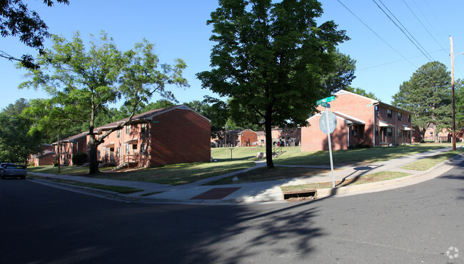 Foto del edificio - McDougald Terrace Apartments