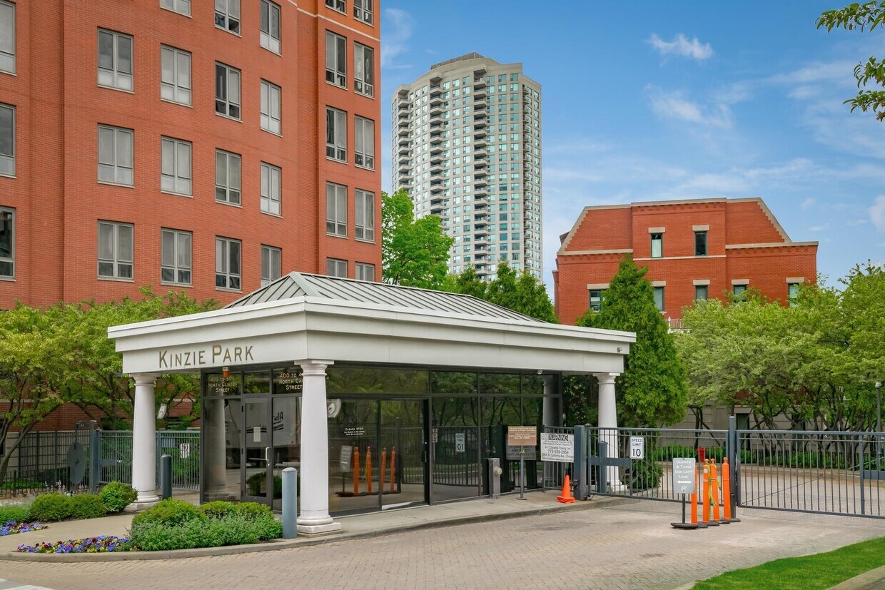 Primary Photo - 501 N Clinton St
