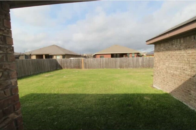 Building Photo - 2411 Coy Dr