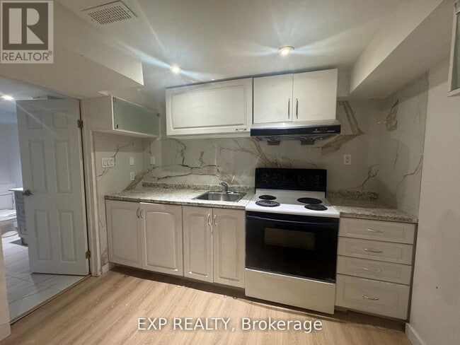 Building Photo - 210 Church St