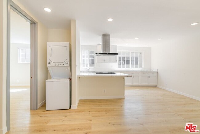 Foto del edificio - 835 S Sherbourne Dr