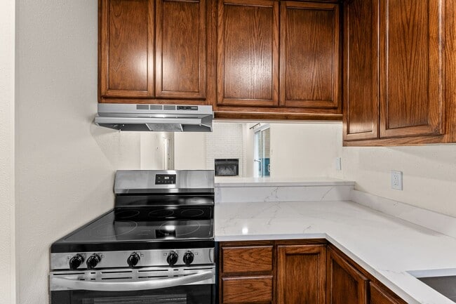 Foto del edificio - Tastefully Updated 3 bedroom 2 bath duplex...