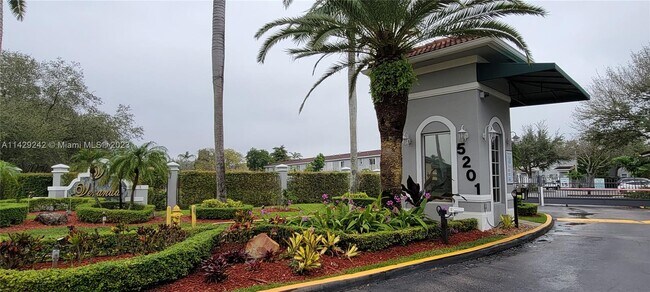 Foto del edificio - 5230 NW 109th Ave